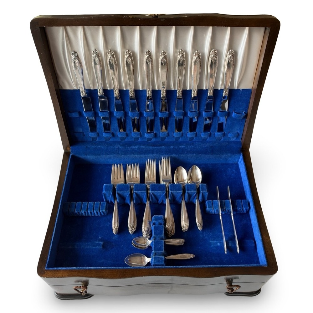 Vintage International Sterling Prelude 4 Piece Service for 10 Plus Extras Chest